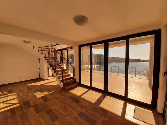 Villa in der ersten Meereslinie — photo 11